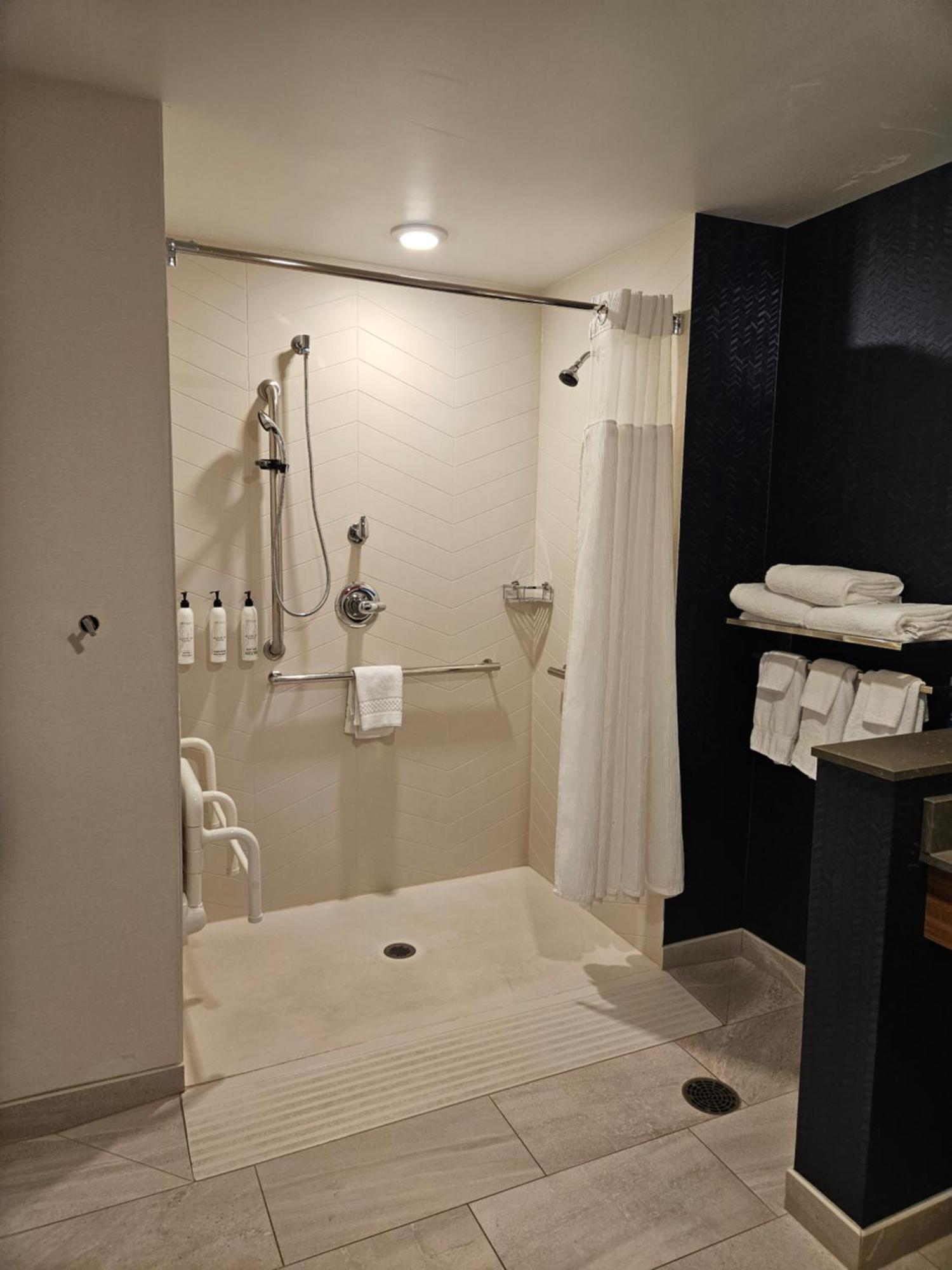 Fairfield Inn & Suites By Marriott Duluth Waterfront Exteriör bild